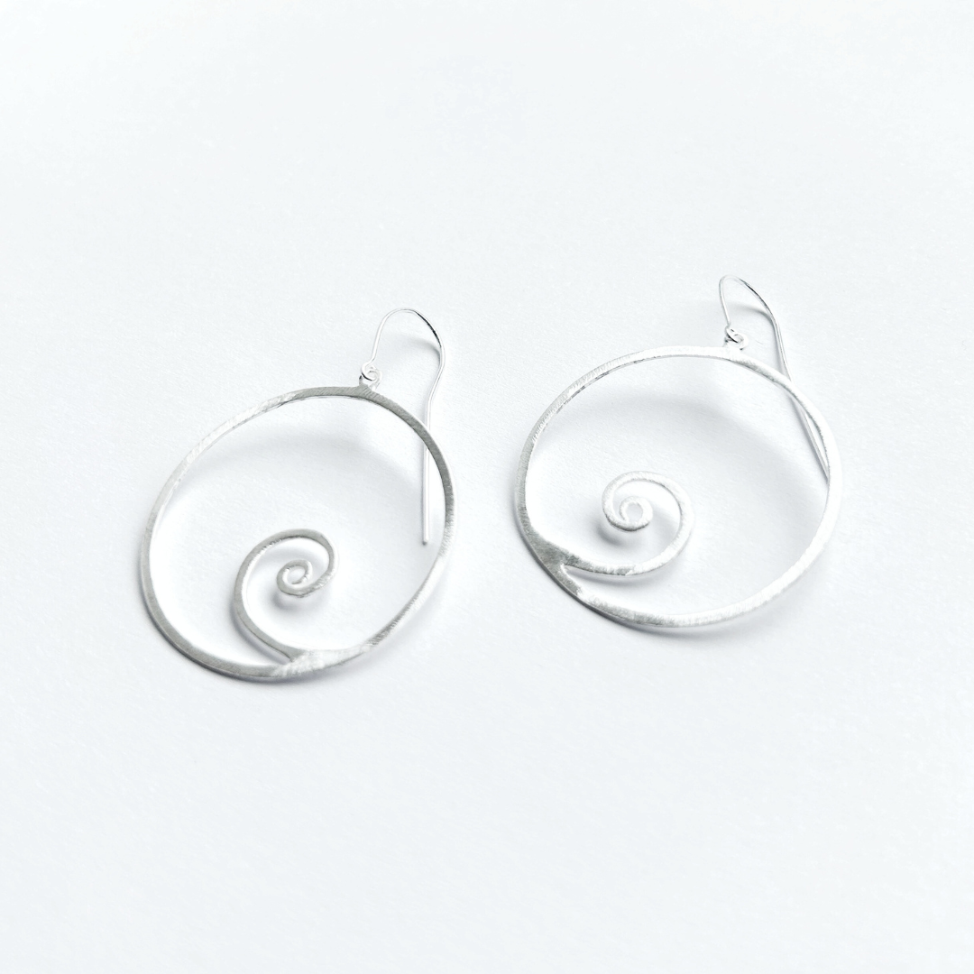 Tonn ( Wave ) Earrings