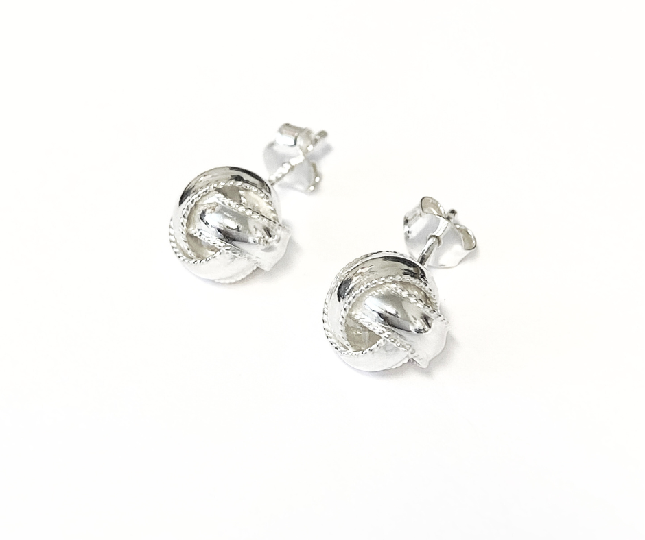 Knotted Studs