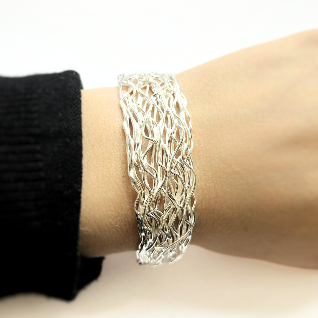 Fionn na Farraige (White Crest) Bangle