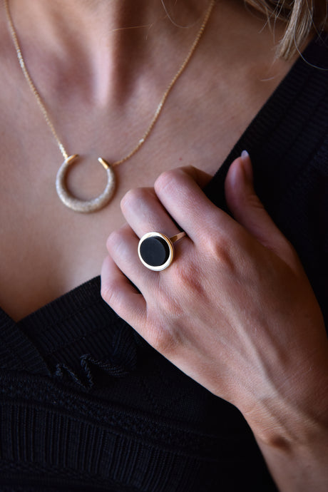 Carraig Dubh Circle Ring