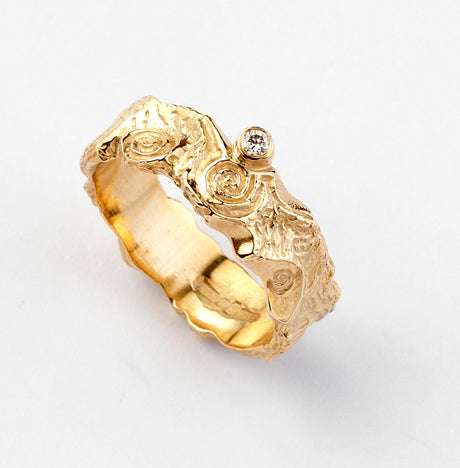 Dovinia Yellow Gold Ring with Diamond - Narrow - Brian de Staic Celtic/Irish Jewelry